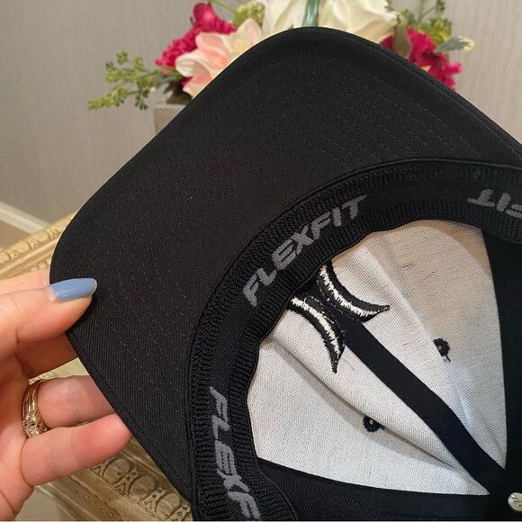 Hurley Flexfit Black Fitted Cap Hat Surfer Skater Streetwear Sz L-XL Unisex - Picture 13 of 14